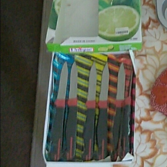 6 Pieces Fruit Knifes Brand New In The Box - Picture 3 of 3
